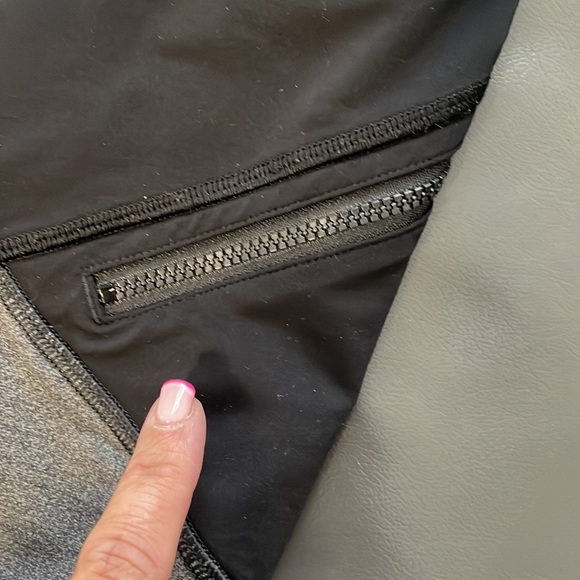 Ivivva Girls Capri Leggings size 10 - Picture 2 of 5